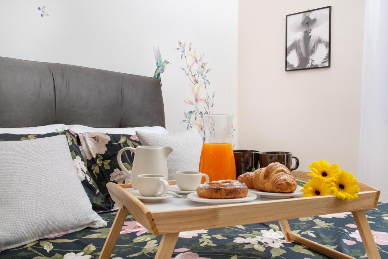 Stanza Tasso - De Vivo Realty Sorrento Acomodação com café da manhã Exterior foto
